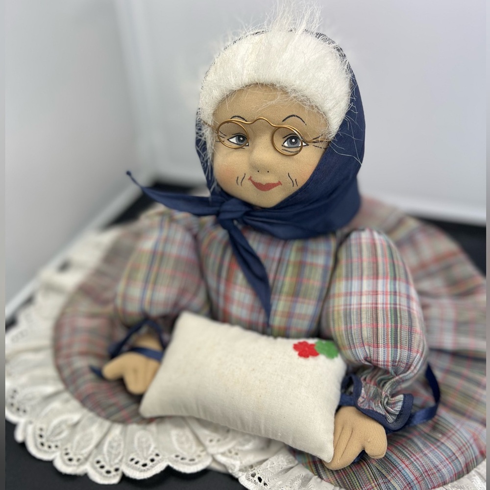 Vintage Granny Pincushion Doll -‎ Folk Art Sewing Collectible